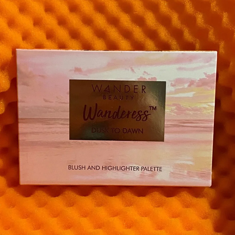Wander Beauty Dusk to Dawn Blush & Highlighter Palette